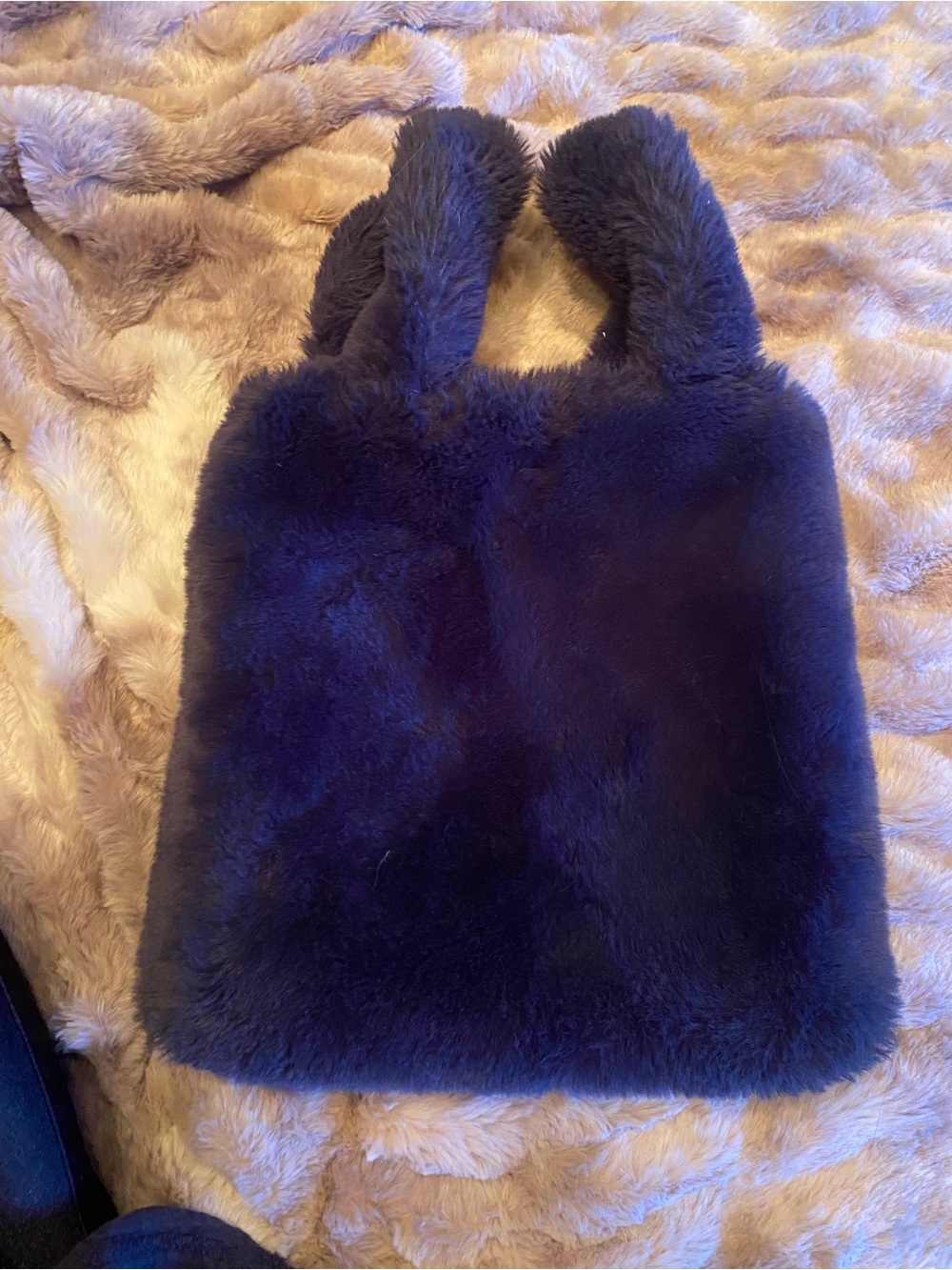 Plush Faux Fur Tote Bag in Deep Navy💙